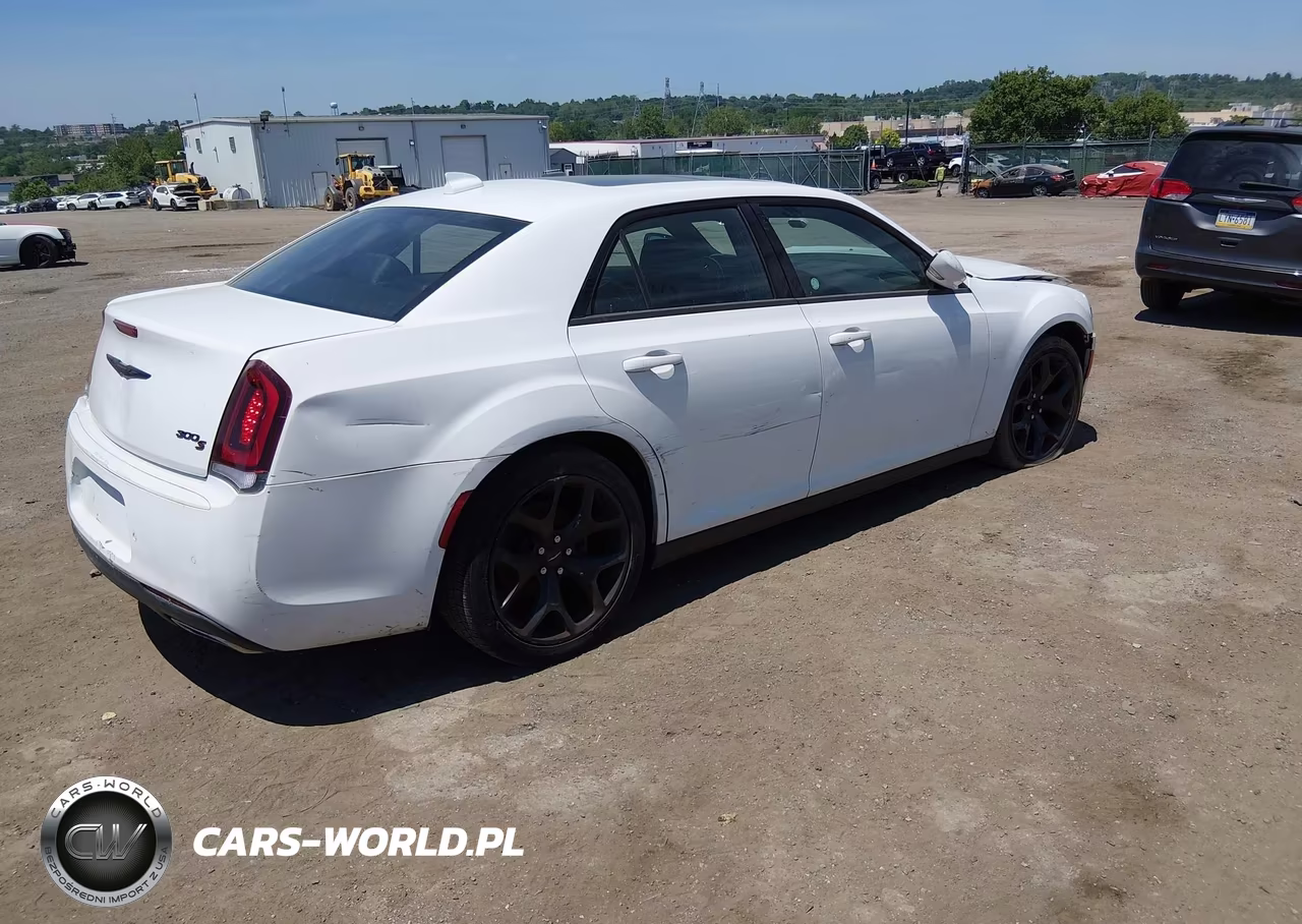 2022 Chrysler 300 S VIN:2C3CCABG8NH127204 - 4