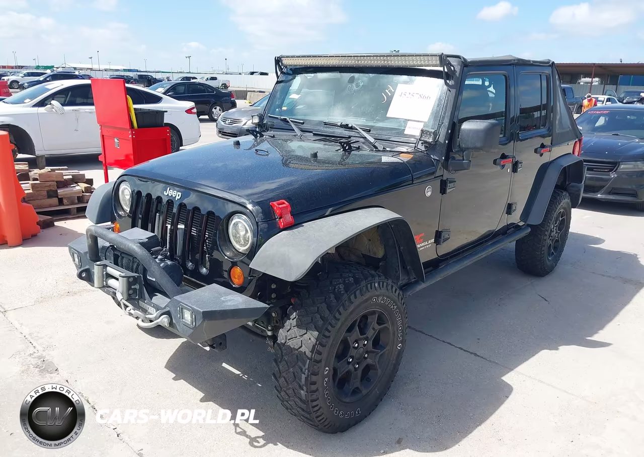 2013 Jeep Wrangler Unlimited Sport VIN:1C4BJWDG7DL660881 - 2