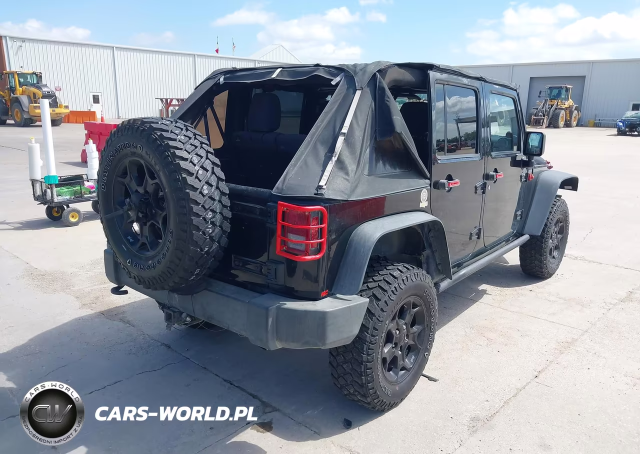 2013 Jeep Wrangler Unlimited Sport VIN:1C4BJWDG7DL660881 - 4