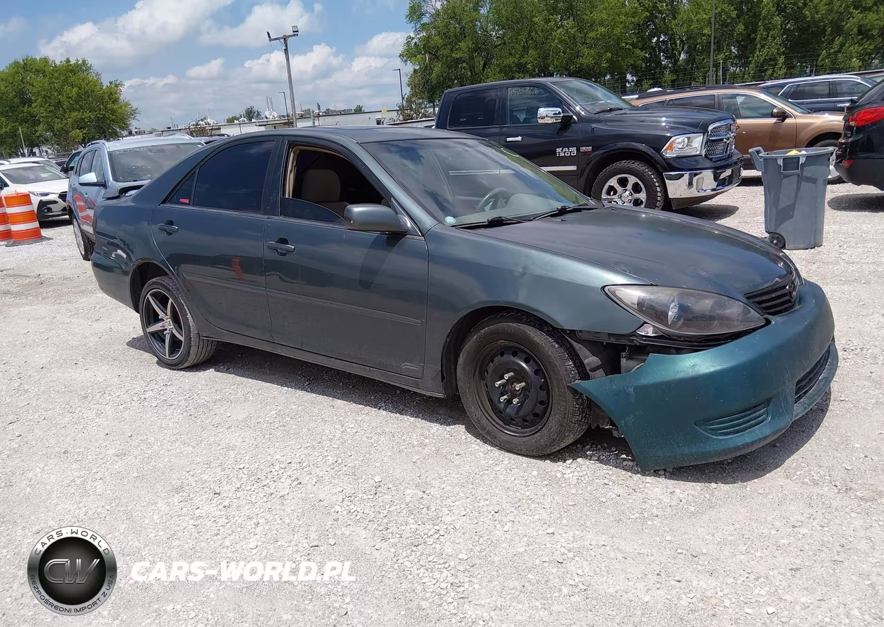 2005 Toyota Camry Le – zdjęcie 1 z 15