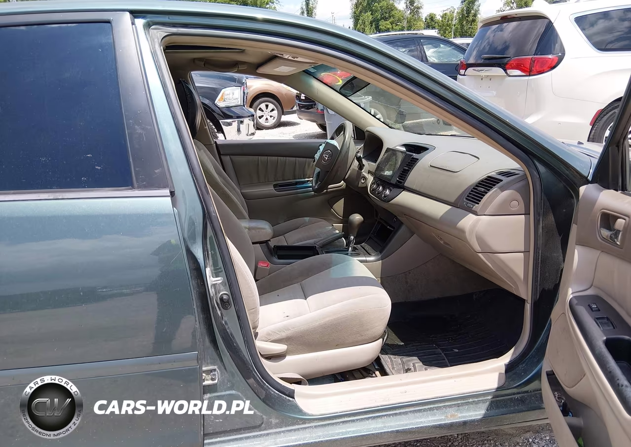 2005 Toyota Camry Le VIN:4T1BE32K85U070206 - 5