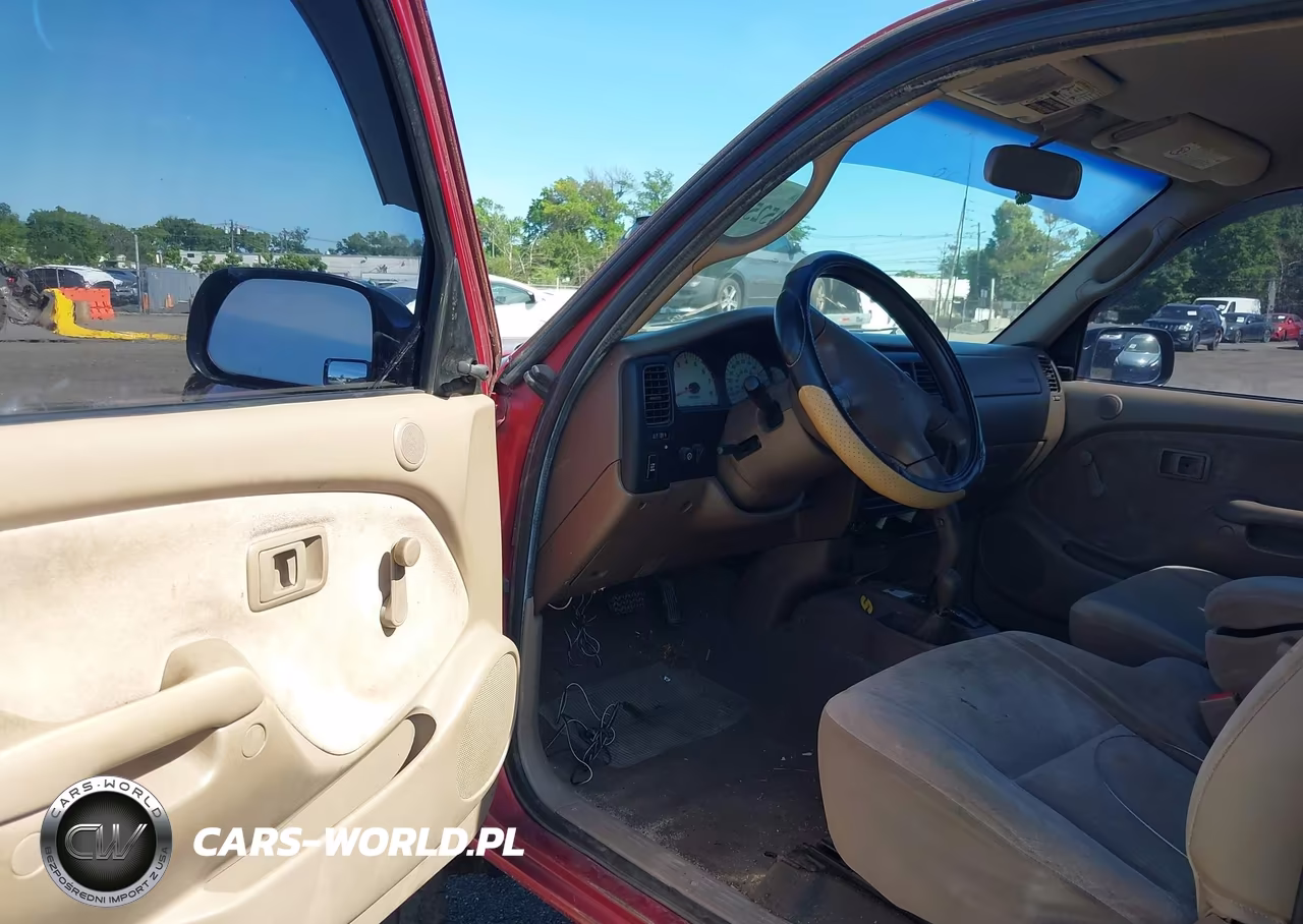 2003 Toyota Tacoma Base V6 VIN:5TEWN72NX3Z181545 - 5
