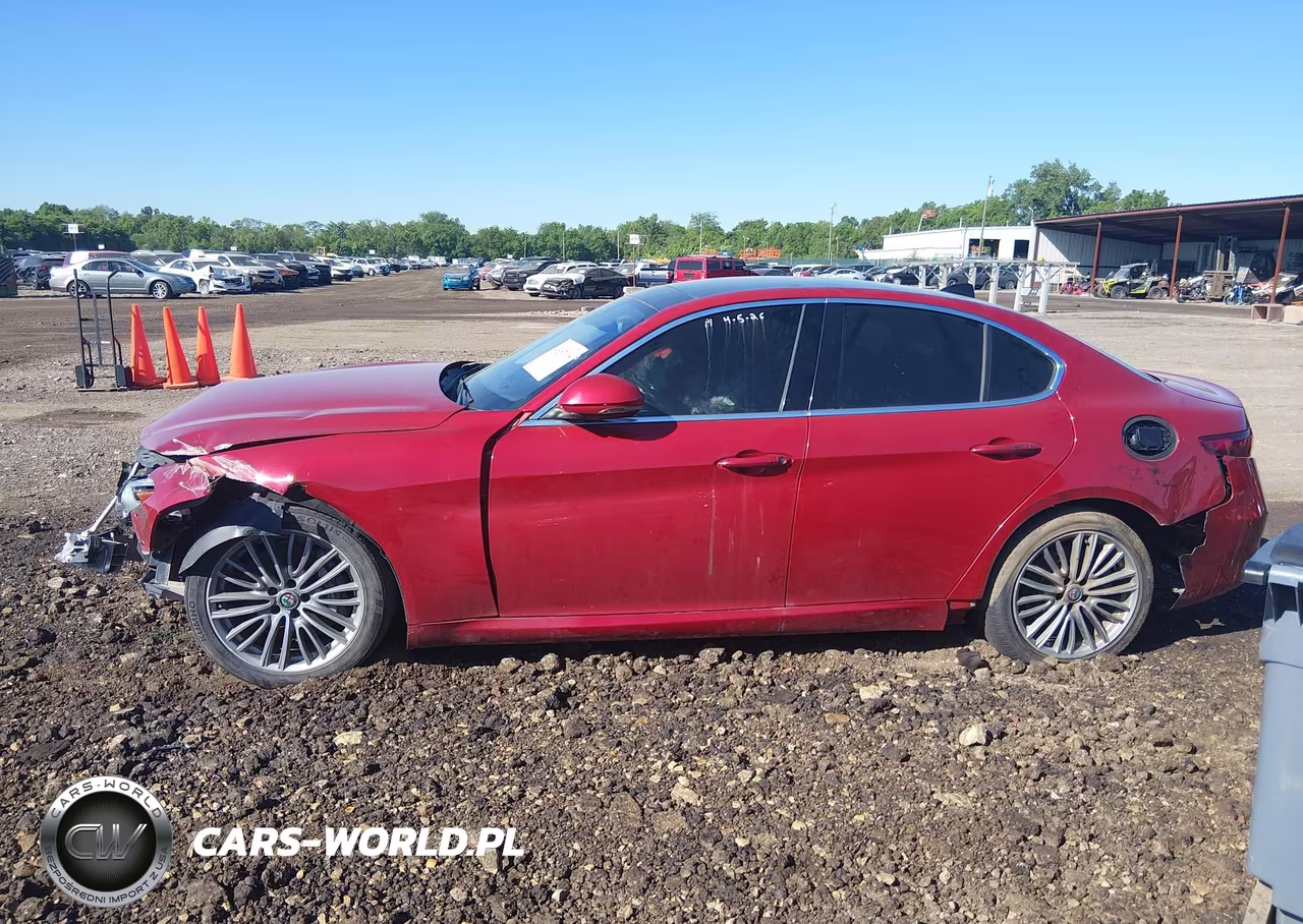 2018 Alfa Romeo Giulia Ti Lusso Rwd VIN:ZARFAECN6J7572894 - 13