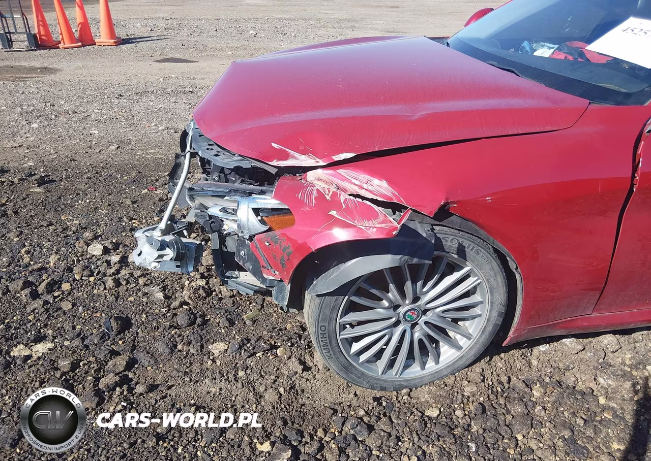 2018 Alfa Romeo Giulia Ti Lusso Rwd VIN:ZARFAECN6J7572894 - 17
