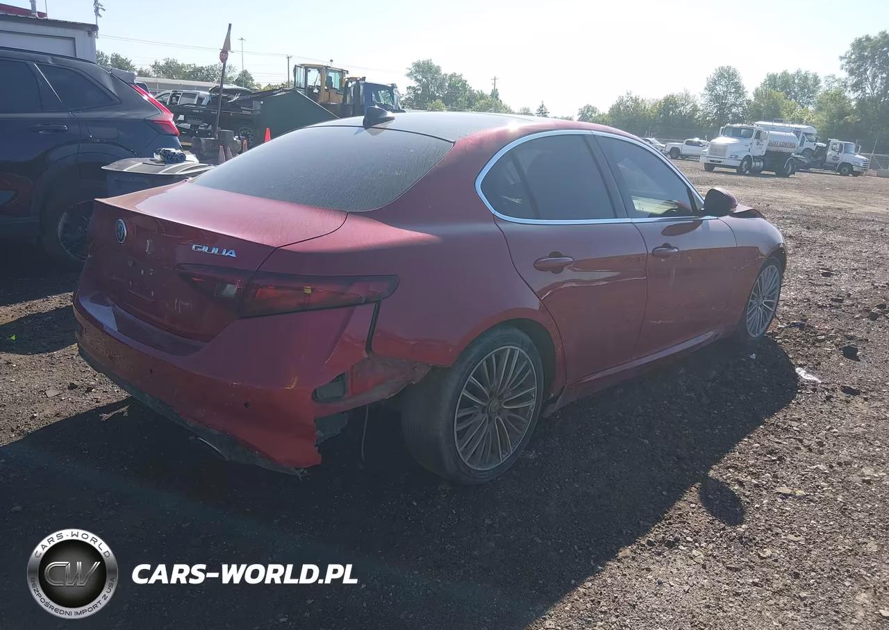 2018 Alfa Romeo Giulia Ti Lusso Rwd VIN:ZARFAECN6J7572894 - 4