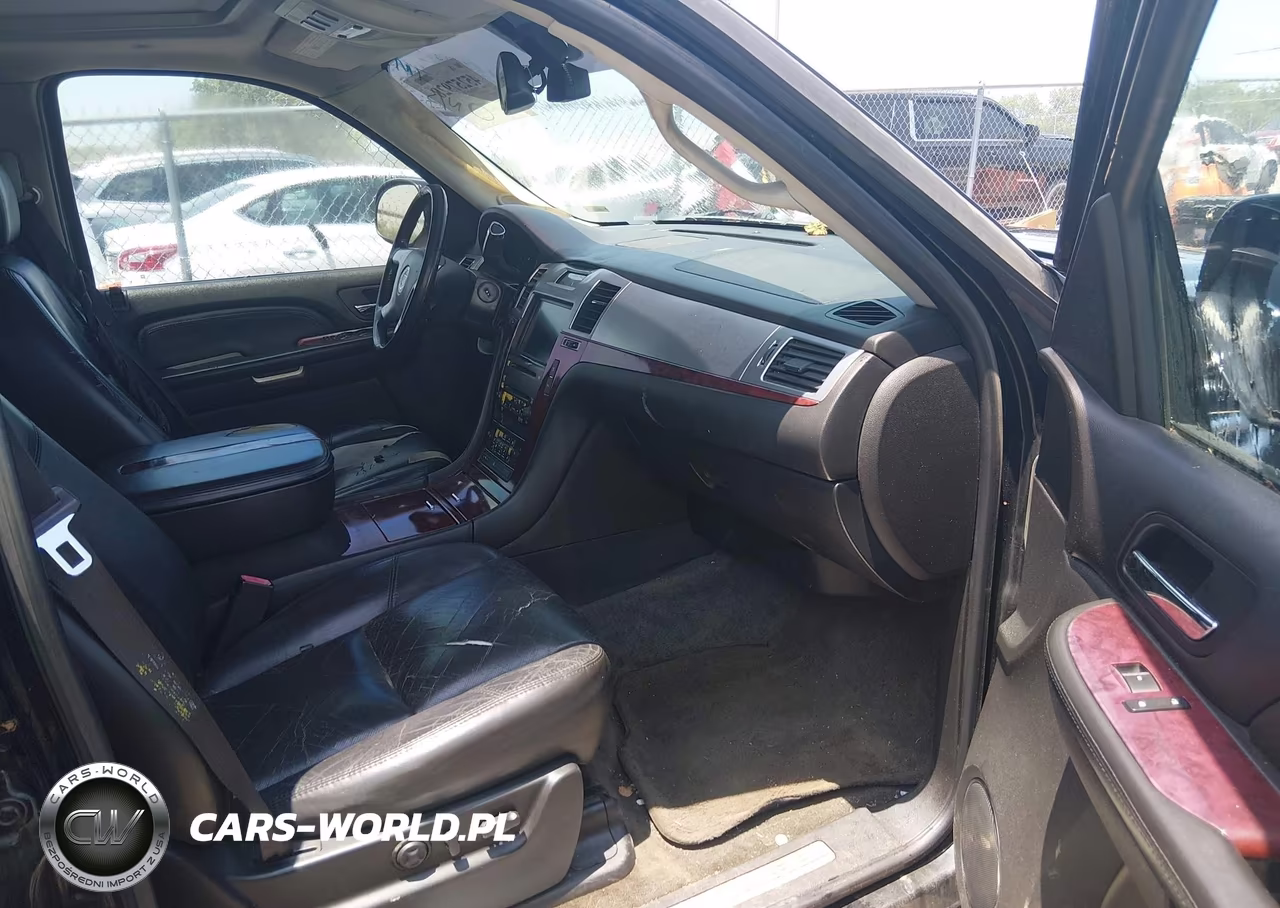 2007 Cadillac Escalade Standard VIN:1GYFK63857R153210 - 5