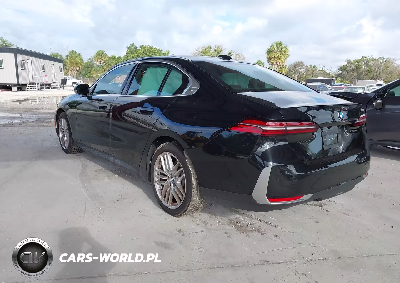 2025 BMW 530I VIN:WBA43FJ05SCU73241 - 3