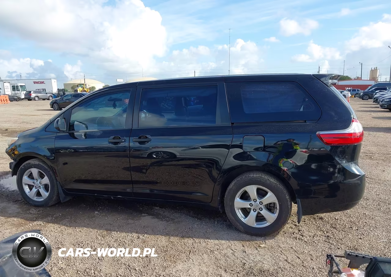 2017 Toyota Sienna L 7 Passenger VIN:5TDZZ3DC3HS882552 - 15