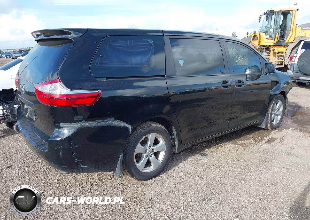 2017 Toyota Sienna L 7 Passenger VIN:5TDZZ3DC3HS882552 - 4