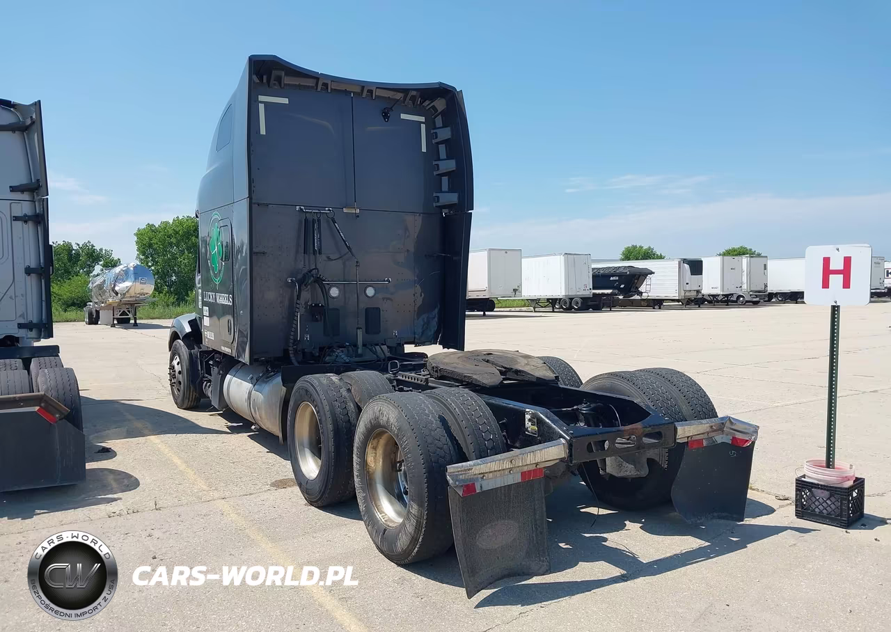 2023 Peterbilt 579 VIN:1XPBDP9X7PD800396 - 3