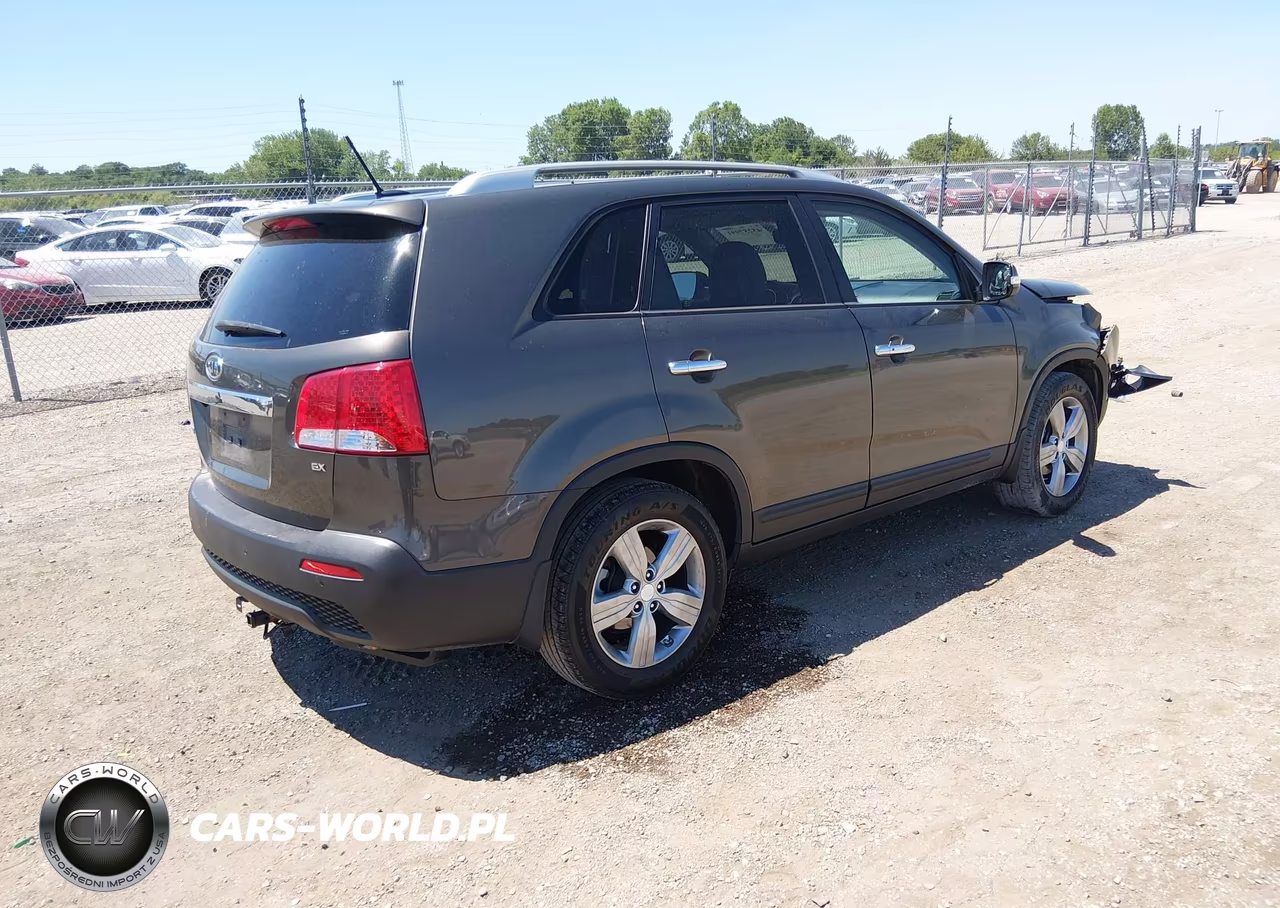 2013 Kia Sorento Ex VIN:5XYKU4A69DG313250 - 4