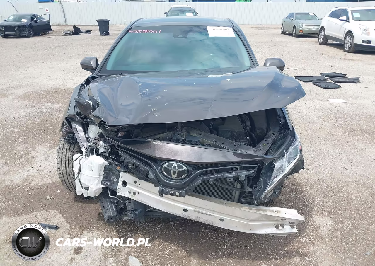 2018 Toyota Camry Le VIN:4T1B11HK8JU590441 - 13
