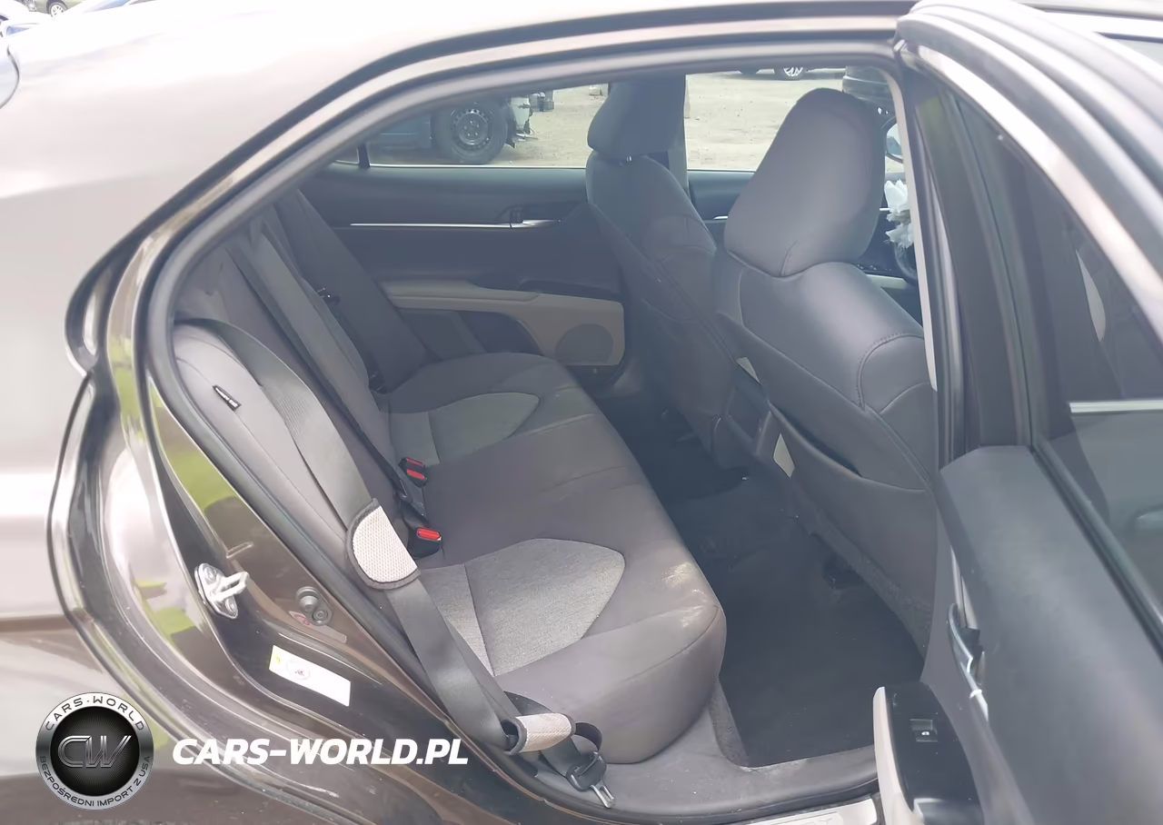 2018 Toyota Camry Le VIN:4T1B11HK8JU590441 - 8