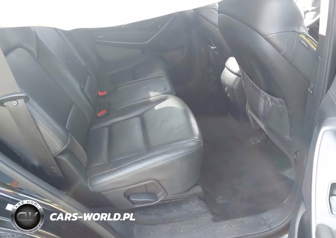 2018 Hyundai Santa Fe Se VIN:KM8SN4HF9JU267475 - 8