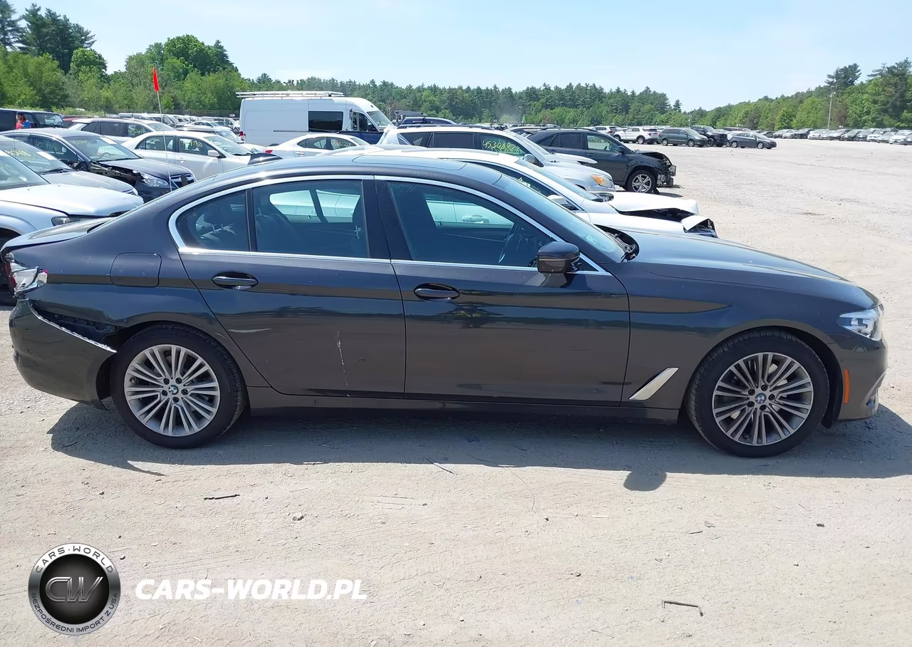 2019 BMW 530I xDrive VIN:WBAJA7C52KG910743 - 13