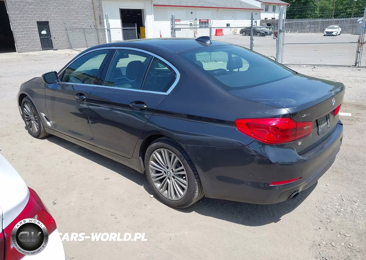 2019 BMW 530I xDrive VIN:WBAJA7C52KG910743 - 3