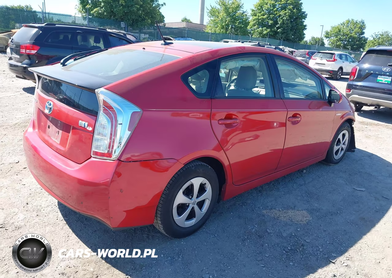 2015 Toyota Prius Four VIN:JTDKN3DU7F1928979 - 4