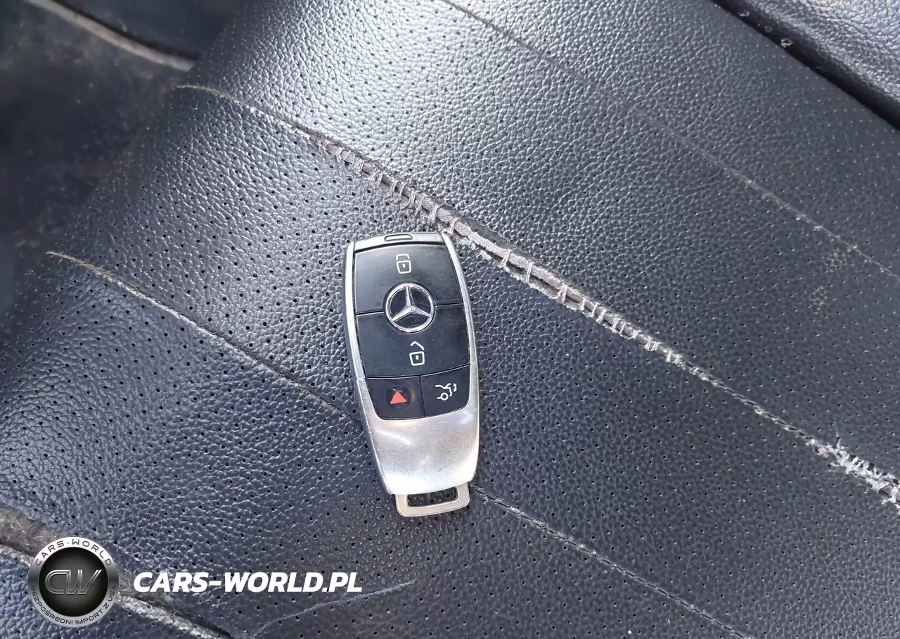 2017 Mercedes-Benz E 300 4Matic VIN:WDDZF4KBXHA167960 - 11