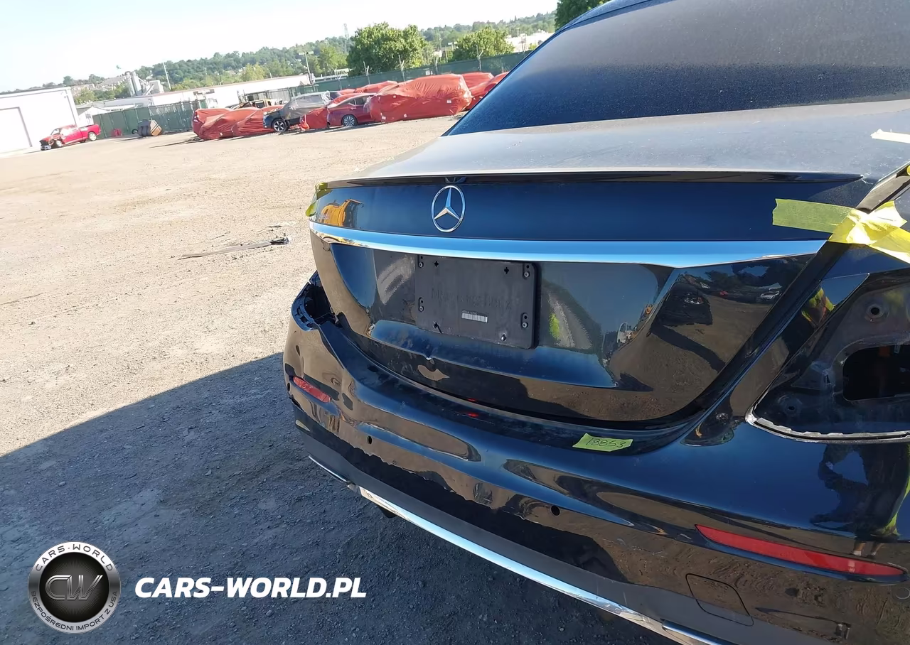 2017 Mercedes-Benz E 300 4Matic VIN:WDDZF4KBXHA167960 - 18