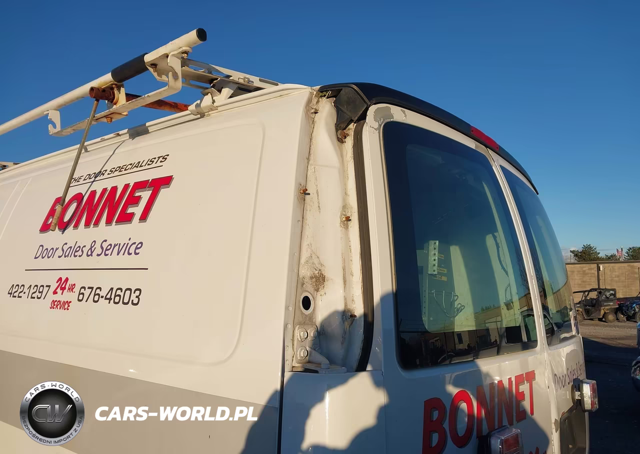 2011 Chevrolet Express 2500 Work Van VIN:1GCWGFCAXB1184518 - 14