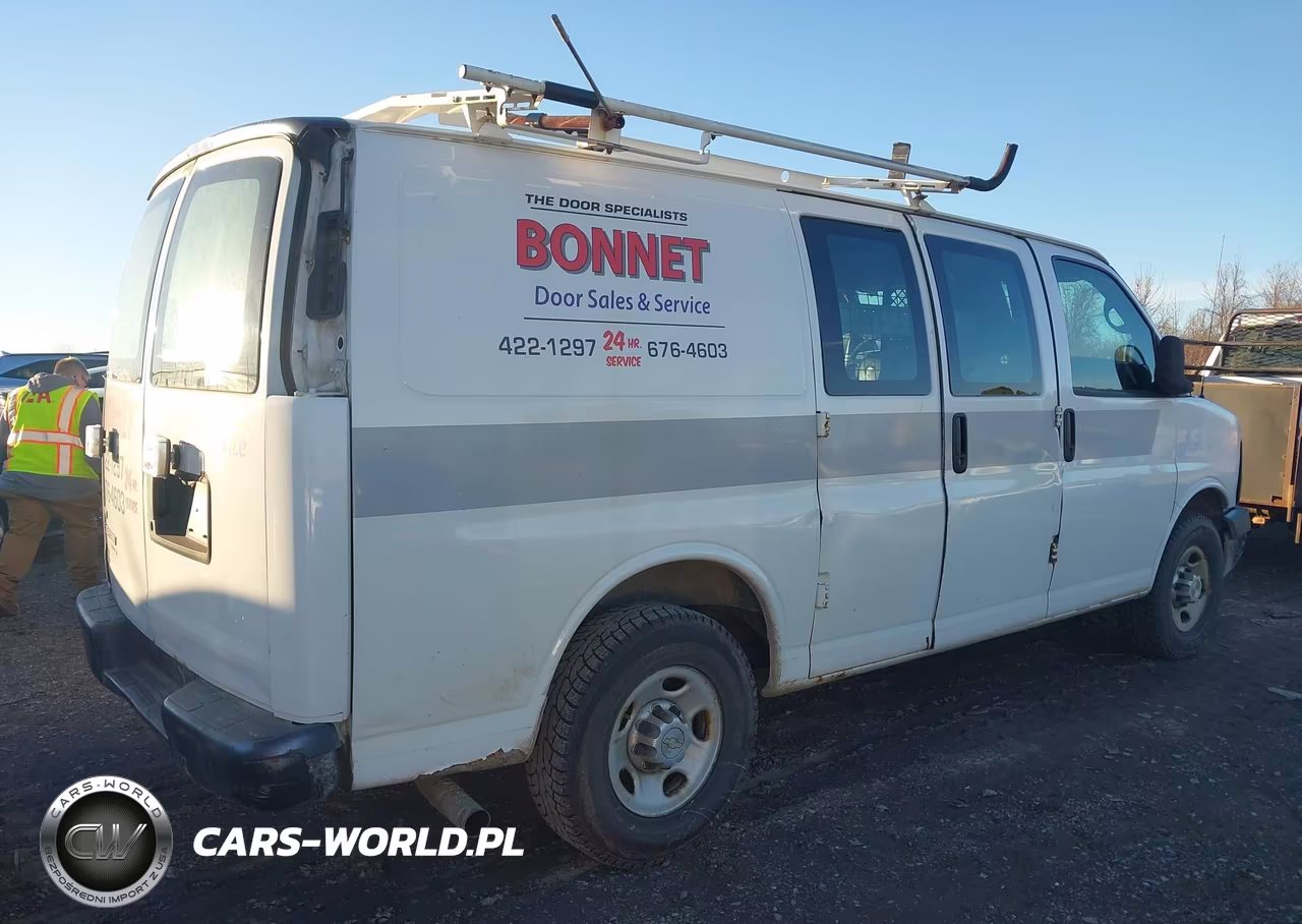 2011 Chevrolet Express 2500 Work Van VIN:1GCWGFCAXB1184518 - 4