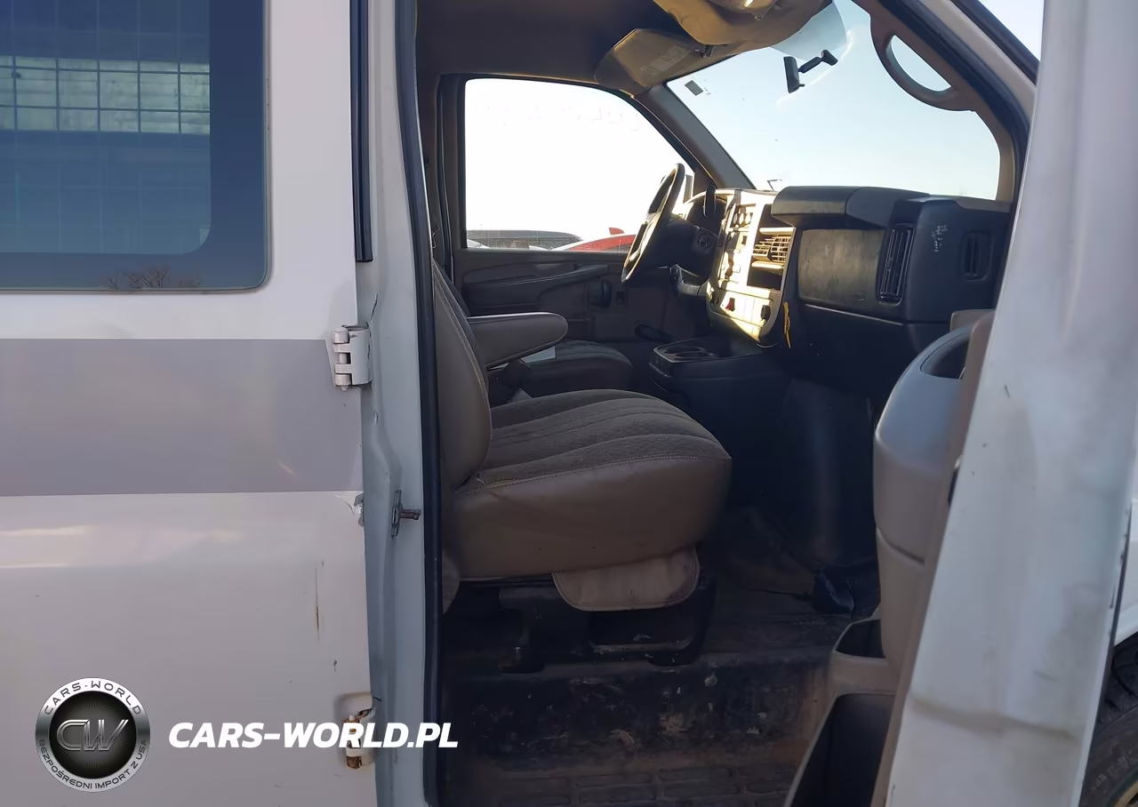 2011 Chevrolet Express 2500 Work Van VIN:1GCWGFCAXB1184518 - 5