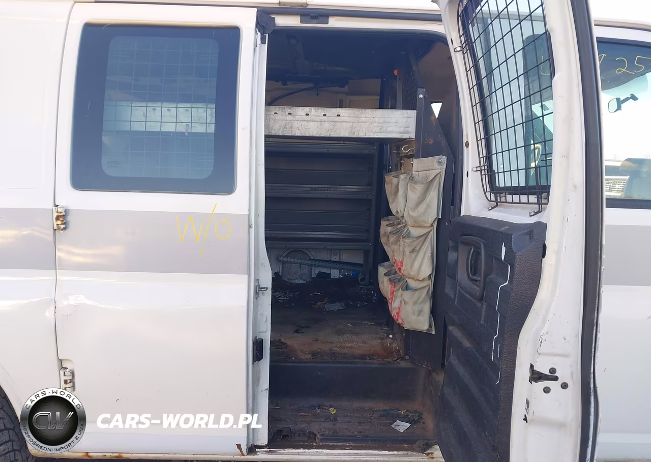 2011 Chevrolet Express 2500 Work Van VIN:1GCWGFCAXB1184518 - 8