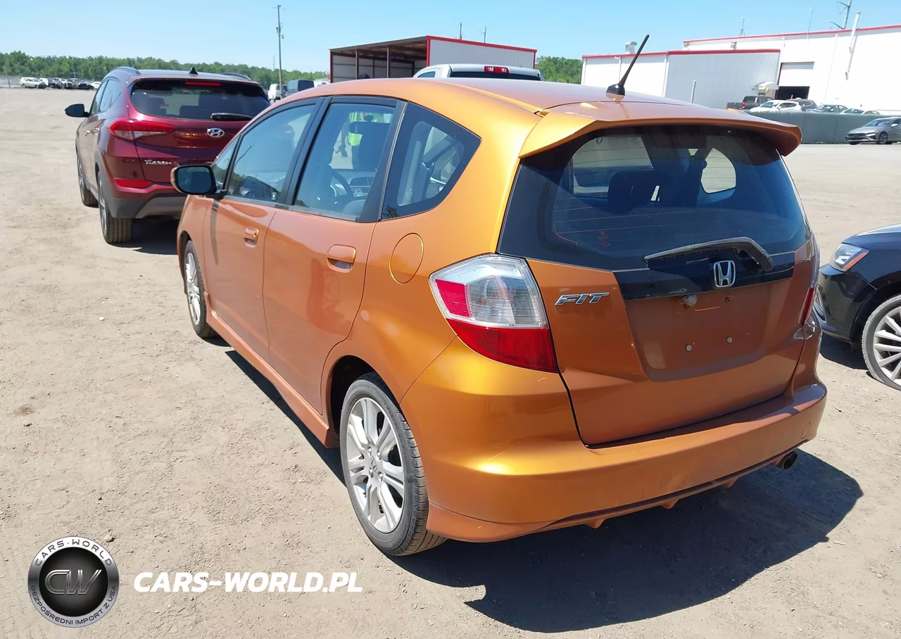 2010 Honda Fit Sport VIN:JHMGE8H48AS011967 - 3