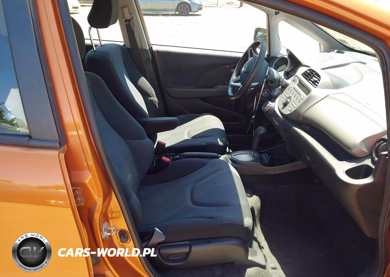 2010 Honda Fit Sport VIN:JHMGE8H48AS011967 - 5