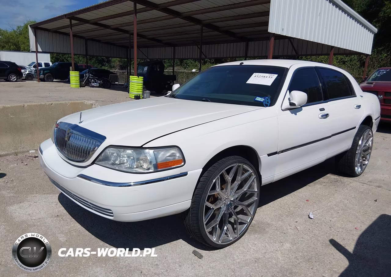 2009 Lincoln Town Car Signature Limited VIN:2LNHM82V19X630327 - 2