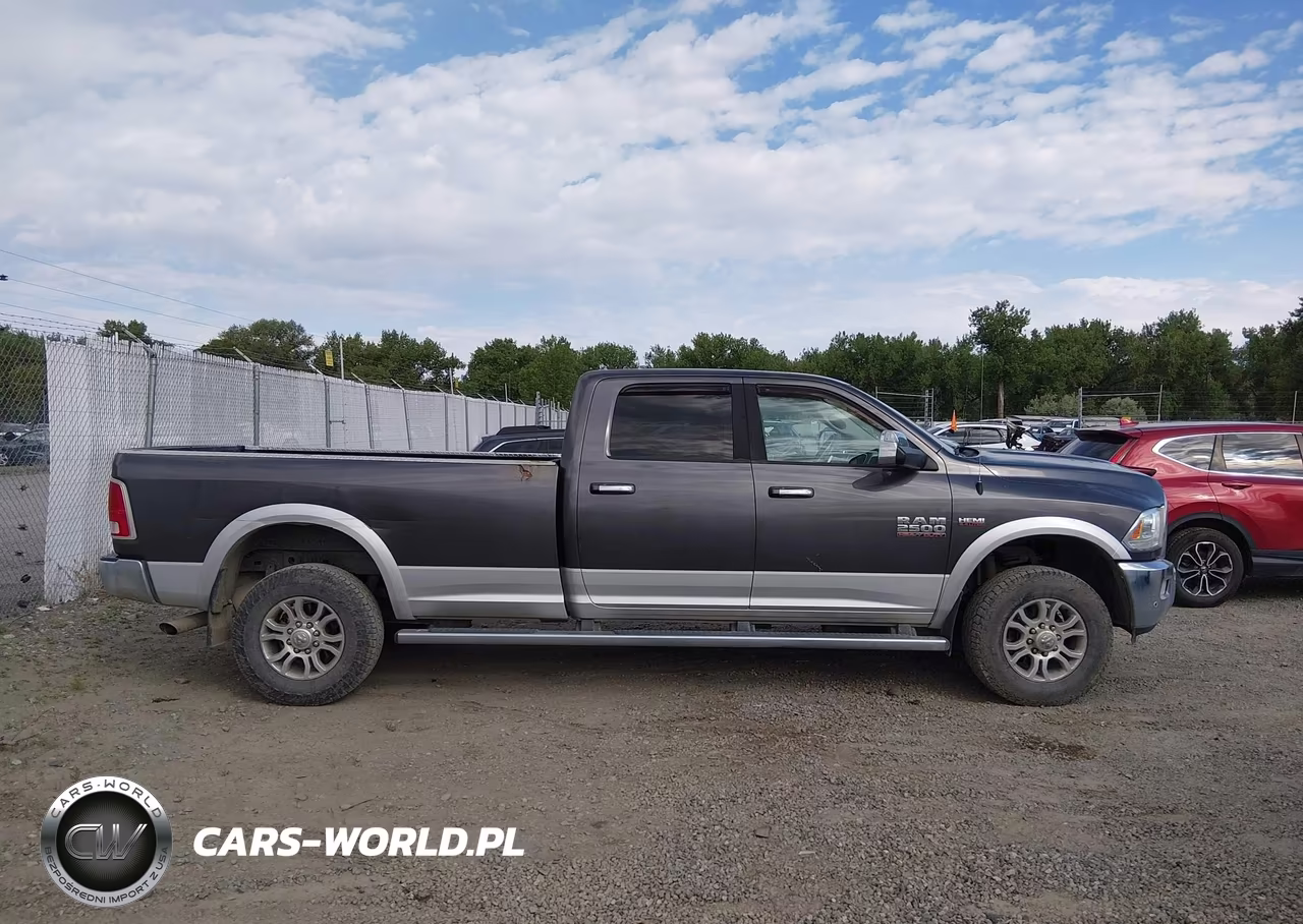 2015 Ram 2500 Laramie VIN:3C6UR5KJ8FG515821 - 13
