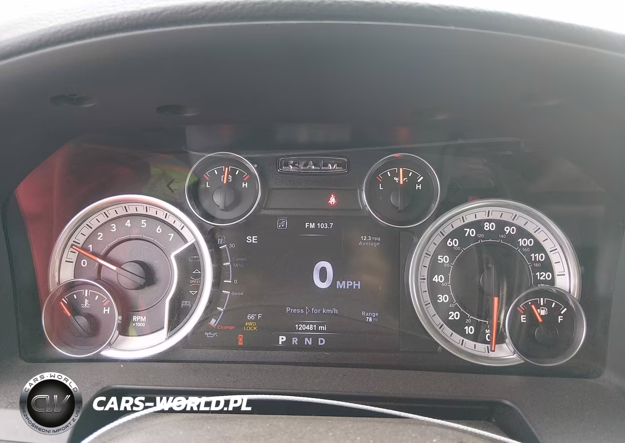2015 Ram 2500 Laramie VIN:3C6UR5KJ8FG515821 - 7