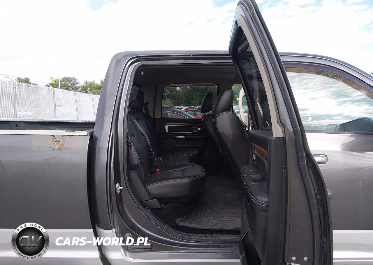2015 Ram 2500 Laramie VIN:3C6UR5KJ8FG515821 - 8