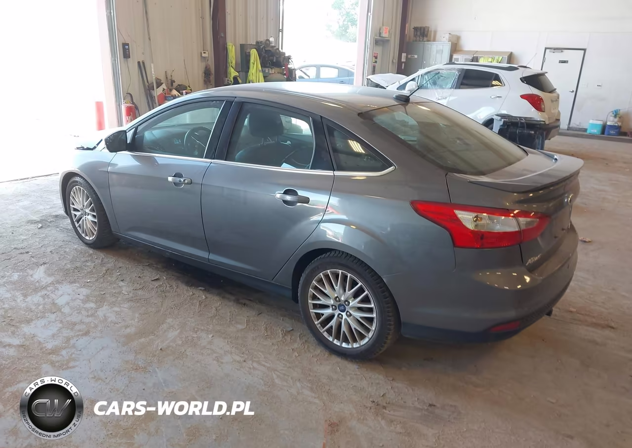 2013 Ford Focus Titanium VIN:1FADP3J26DL283819 - 3