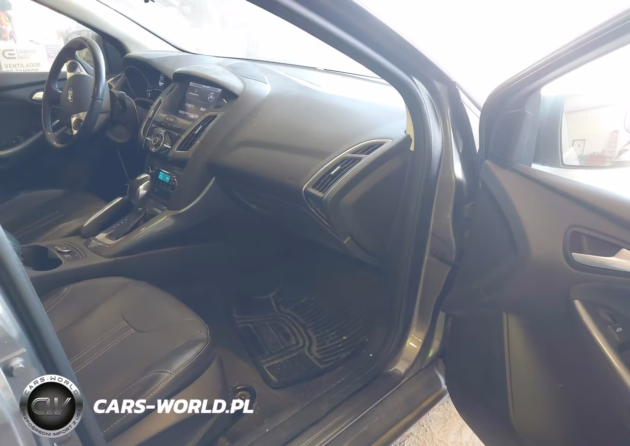 2013 Ford Focus Titanium VIN:1FADP3J26DL283819 - 5