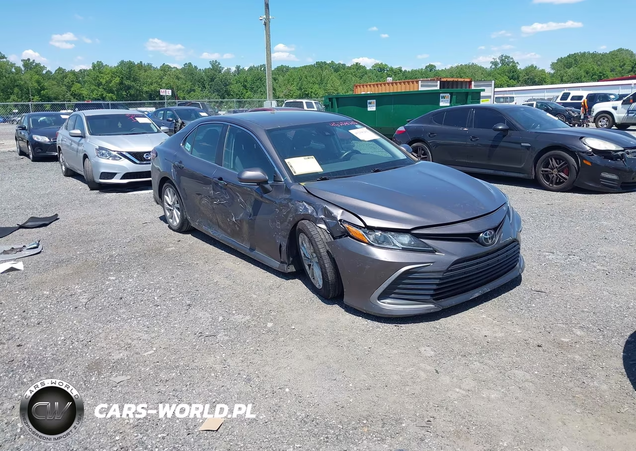 2021 Toyota Camry Le – zdjęcie 1 z 16