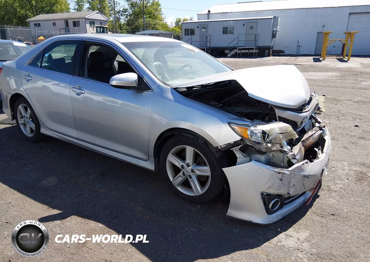2012 Toyota Camry Se – zdjęcie 1 z 16