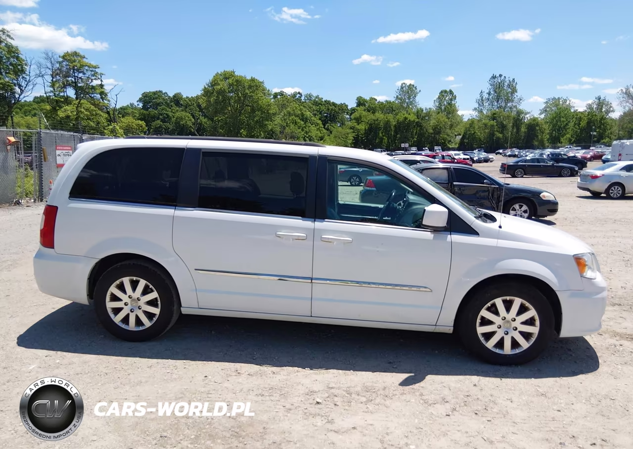 2016 Chrysler Town & Country Touring VIN:2C4RC1BG1GR268893 - 13
