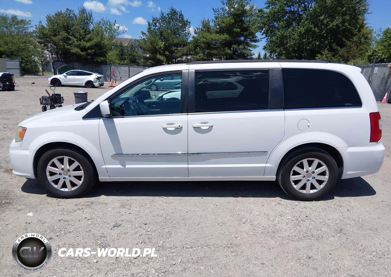 2016 Chrysler Town & Country Touring VIN:2C4RC1BG1GR268893 - 14