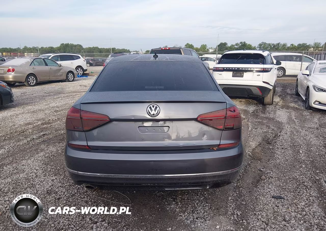 2018 Volkswagen Passat 2.0T R-Line-2.0T S VIN:1VWAA7A37JC010315 - 16
