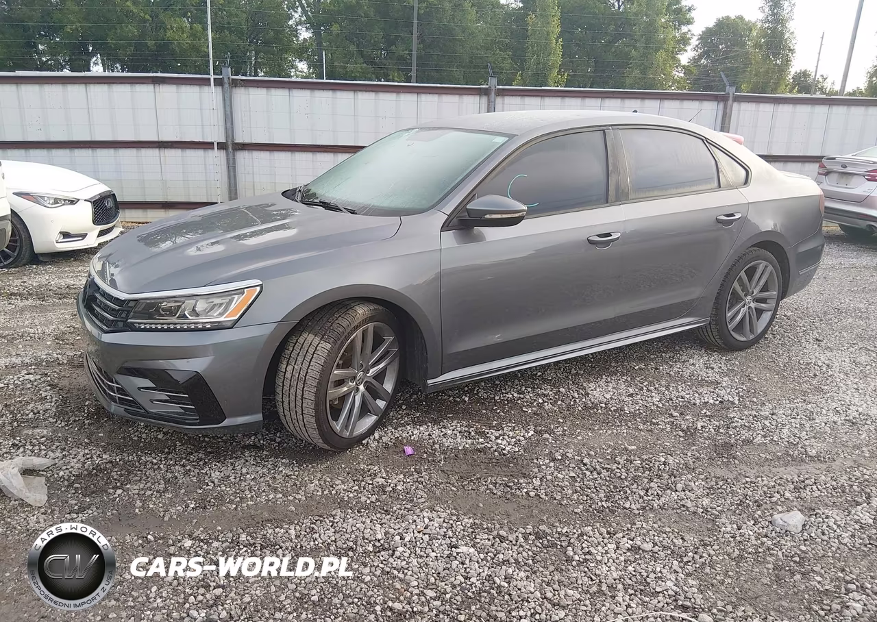 2018 Volkswagen Passat 2.0T R-Line-2.0T S VIN:1VWAA7A37JC010315 - 2