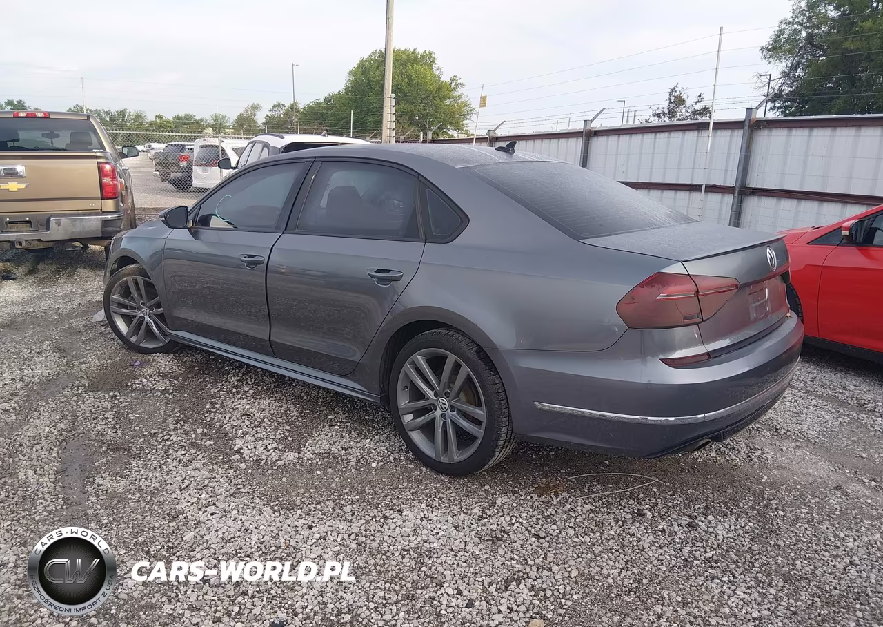 2018 Volkswagen Passat 2.0T R-Line-2.0T S VIN:1VWAA7A37JC010315 - 3