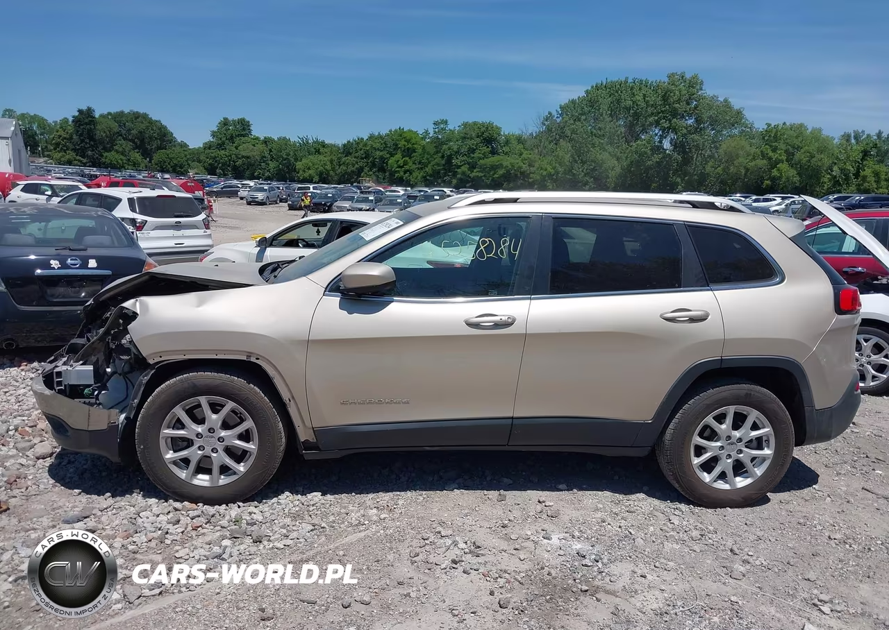2014 Jeep Cherokee Latitude VIN:1C4PJLCB3EW288031 - 15