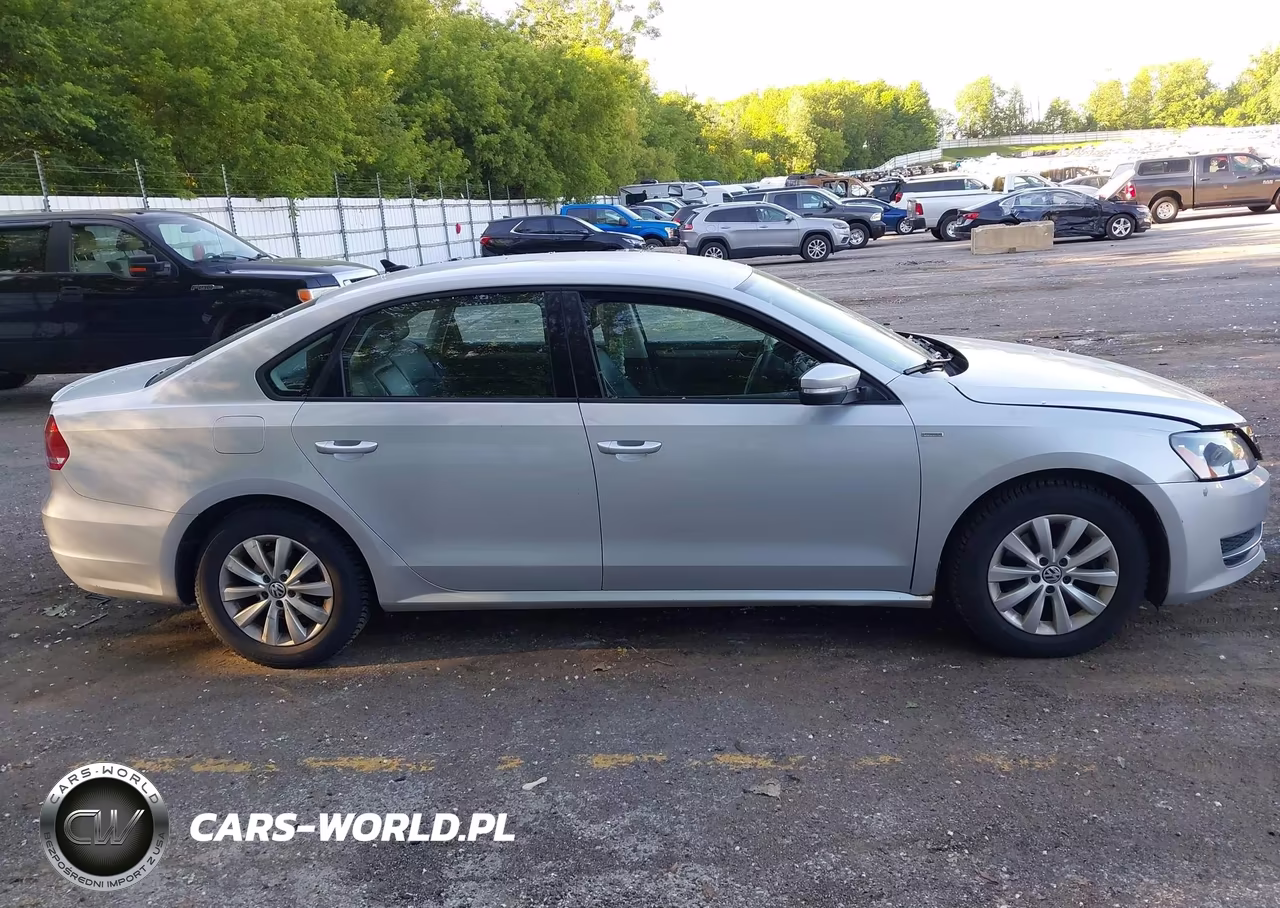 2013 Volkswagen Passat 2.5L Wolfsburg Edition VIN:1VWAP7A31DC133904 - 13