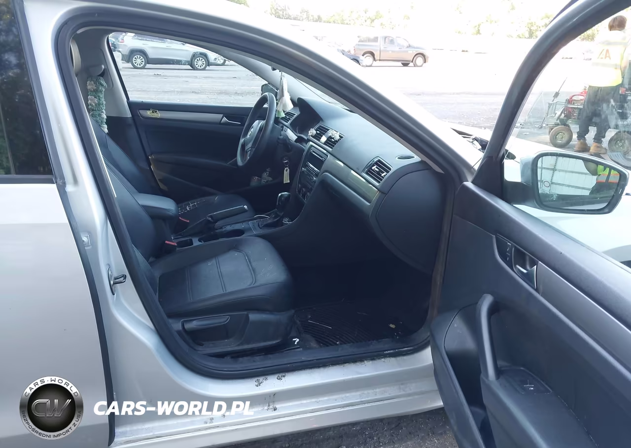 2013 Volkswagen Passat 2.5L Wolfsburg Edition VIN:1VWAP7A31DC133904 - 5
