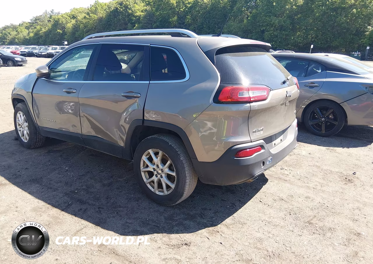 2016 Jeep Cherokee Latitude VIN:1C4PJMCBXGW345771 - 3
