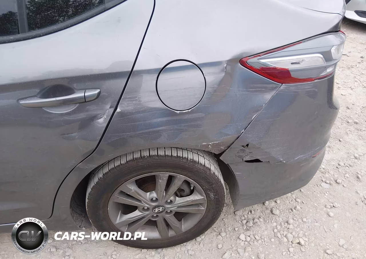 2018 Hyundai Elantra Sel VIN:5NPD84LF0JH250943 - 17