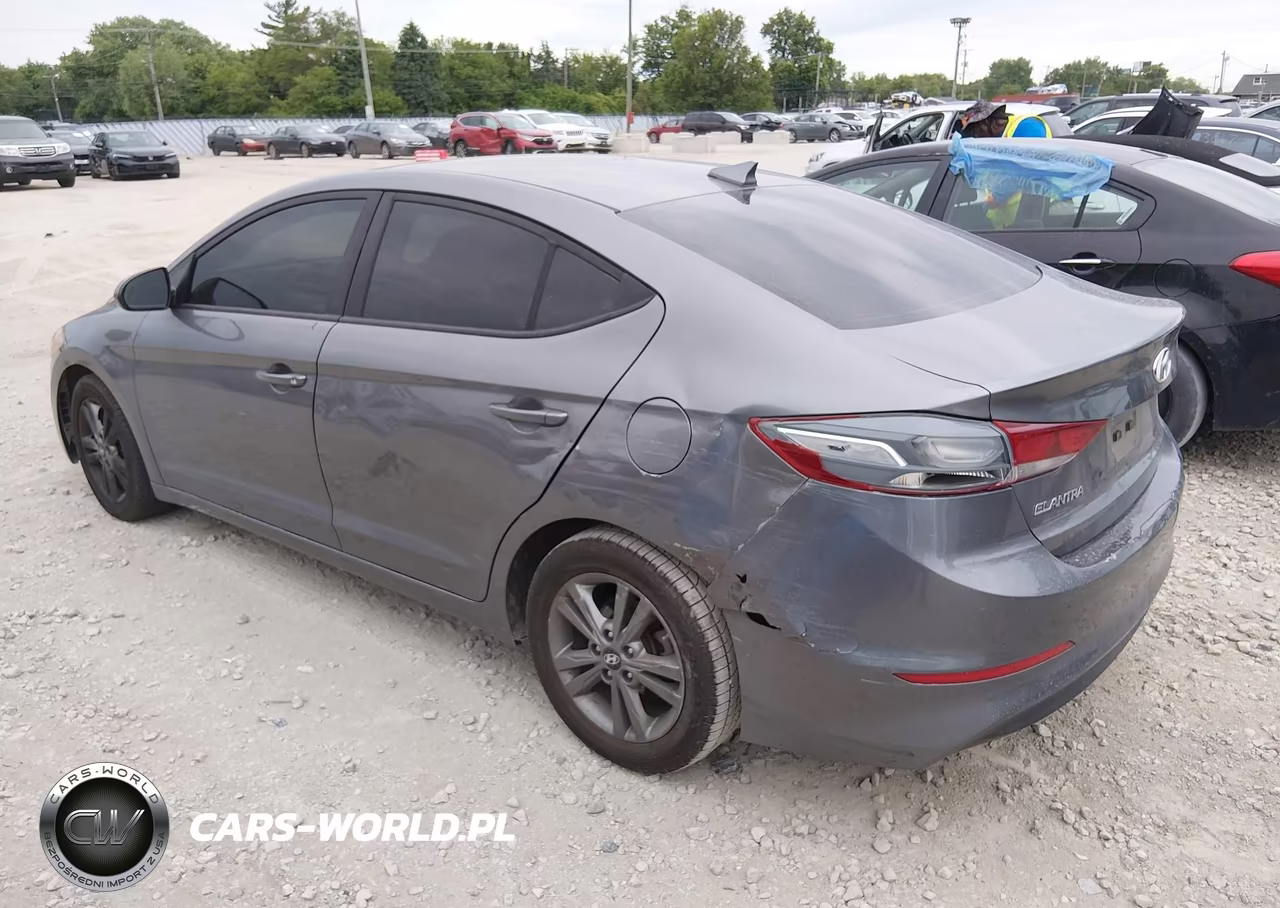 2018 Hyundai Elantra Sel VIN:5NPD84LF0JH250943 - 3