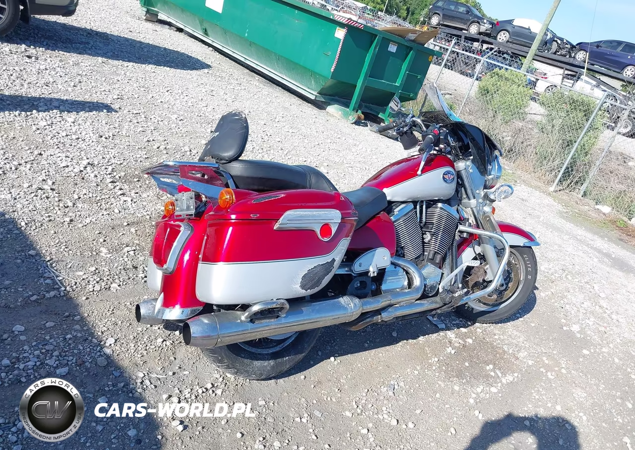 2002 Victory Motorcycles Deluxe Touring VIN:5VPTD16D323002054 - 4