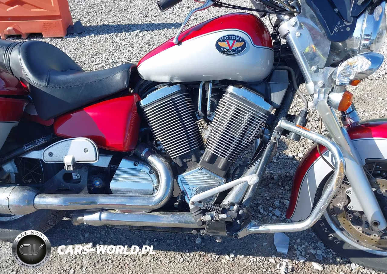 2002 Victory Motorcycles Deluxe Touring VIN:5VPTD16D323002054 - 8
